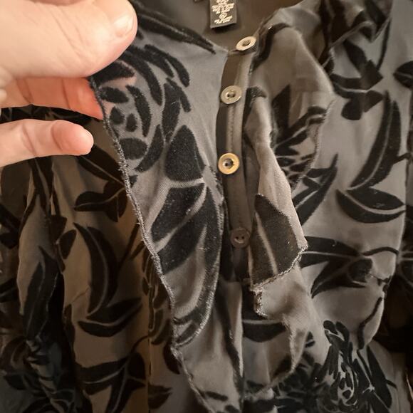 Women's Y2K Black Velvet Burnout Floral Top Sz XL Whimsigoth Fairy Goth Witchy - Picture 8 of 16